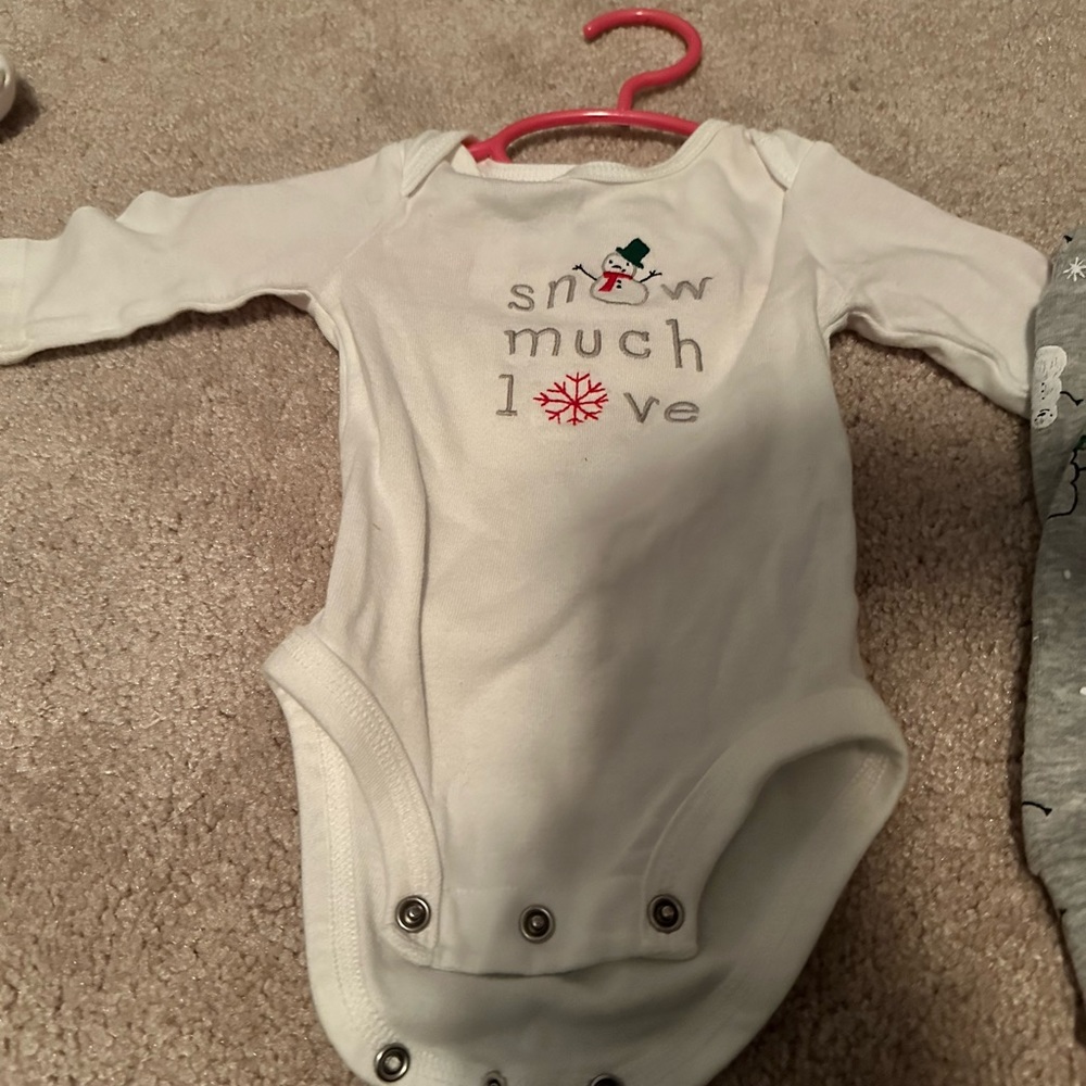 Carters 3m “Snow much love” onesie EUC